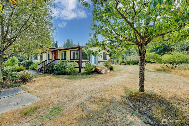 15035  Sunrise Drive NE  Bainbridge Island WA 98110 photo
