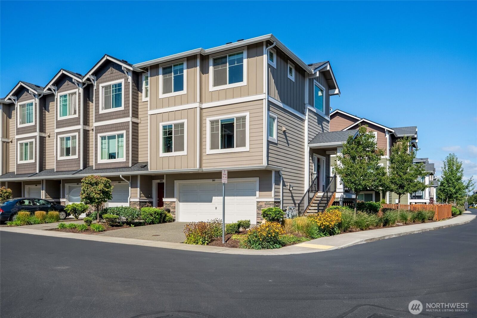 Property Photo:  3011  35th Street  WA 98201 