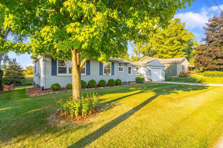 Property Photo:  907 W Beacon Avenue  WI 54961 