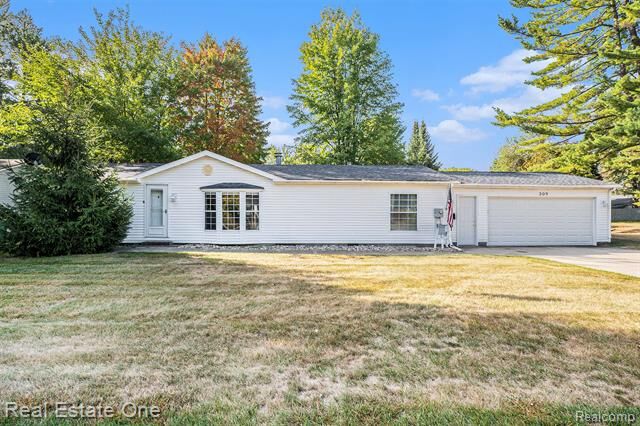 Property Photo: 309 W 5th Street MI 48624