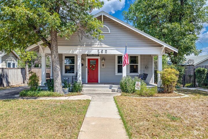 Property Photo: 10 N Jefferson St TX 76901