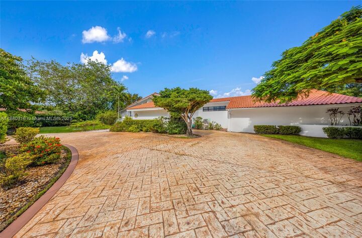Property Photo:  10204 SW 96th Ct  FL 33176 