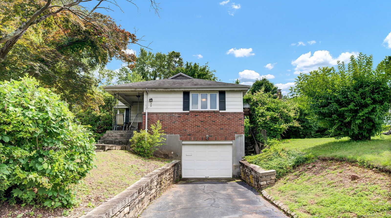 Property Photo:  20 Gracewell Road  CT 06109 