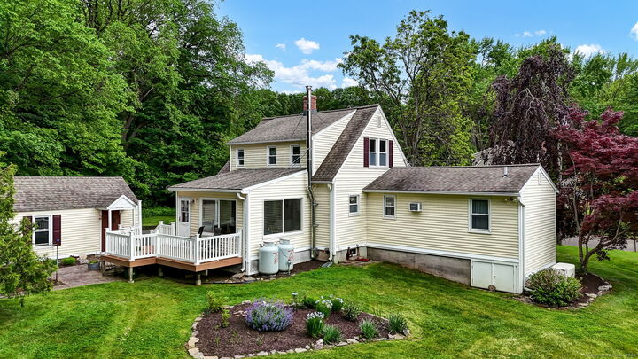Property Photo:  720 Bow Lane  CT 06457 