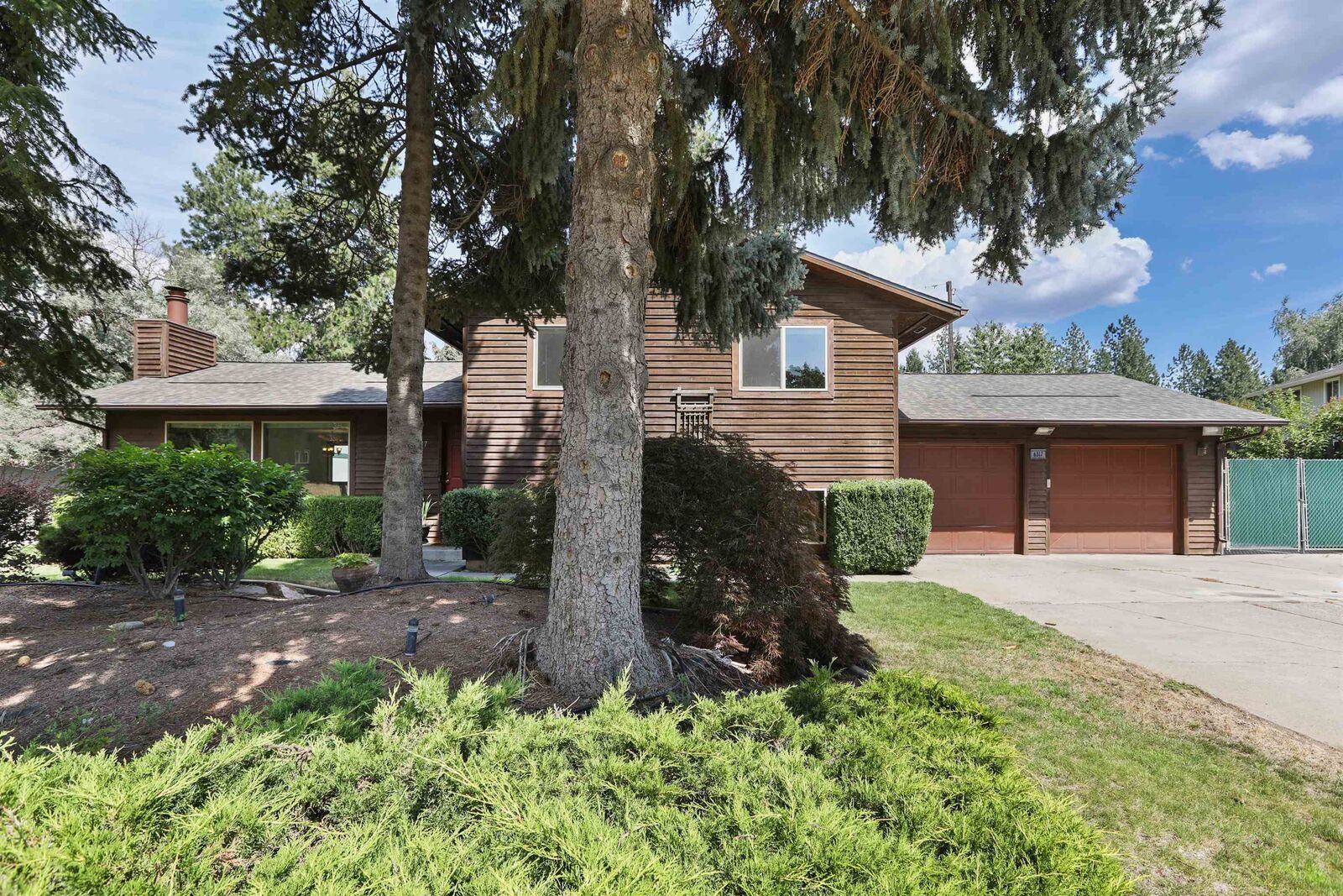 Property Photo:  6317 S Martin St  WA 99223 