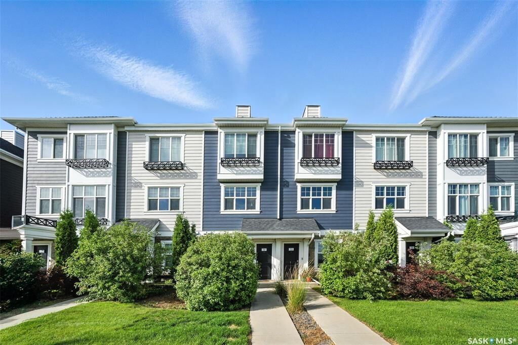 Property Photo:  731 Meadows Boulevard  SK S7V 0M5 