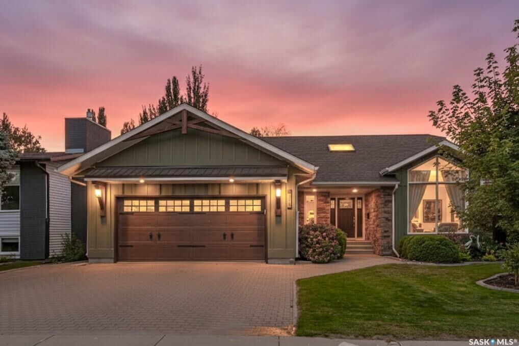 Property Photo:  118 Mallin Crescent  SK S7K 7W7 