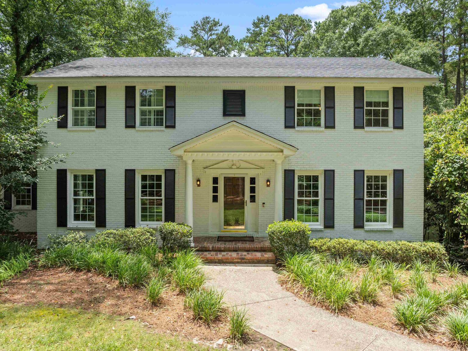 Property Photo: 2560 Pine Ridge Road FL 32308