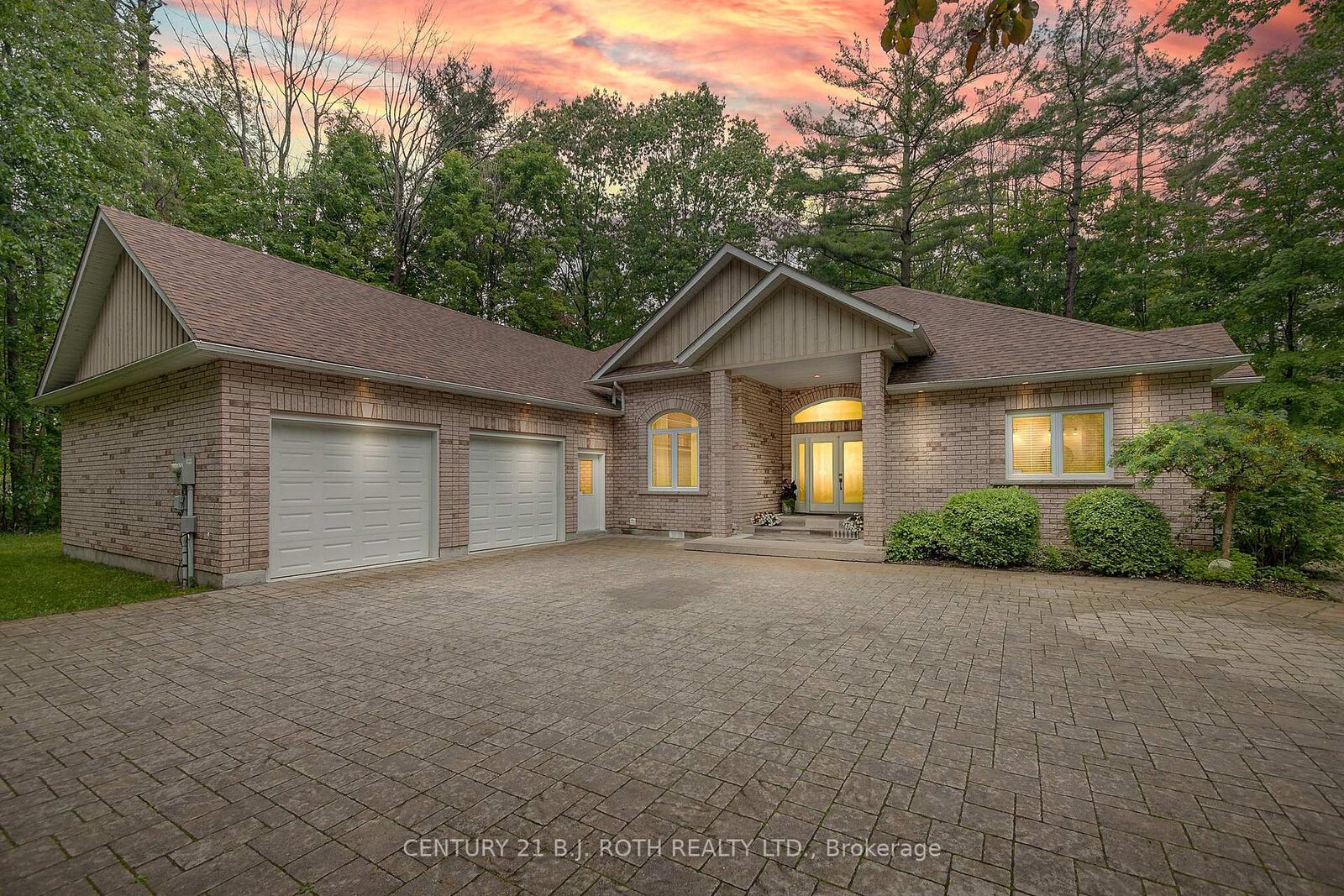 Property Photo: 3925 Algoma Avenue ON L9S 2M4