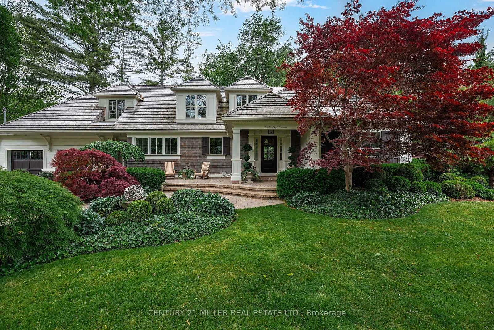 Photo de la propriété:  243 Alscot Crescent  ON L6J 4R5 