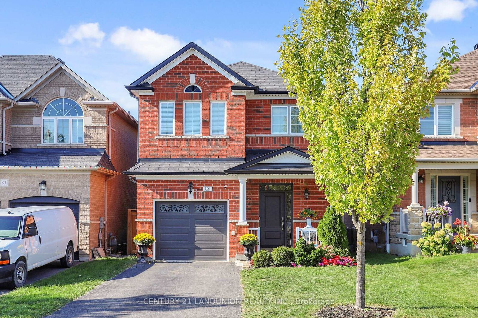 Property Photo: 101 Gar Lehman Avenue ON L4A 0W9