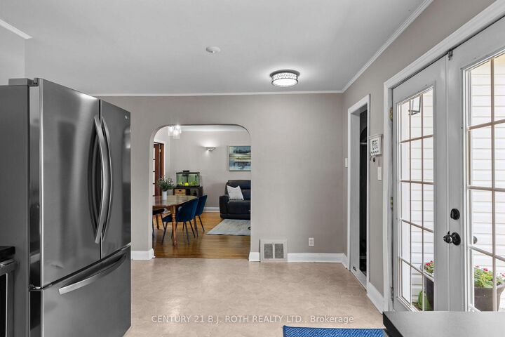 Property Photo:  307 Linwood Avenue  ON L3V 2W8 