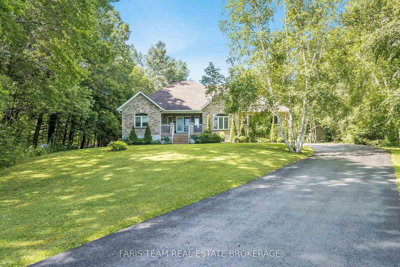 Property Photo: 6 Meadowbrook Boulevard ON L9M 0M2