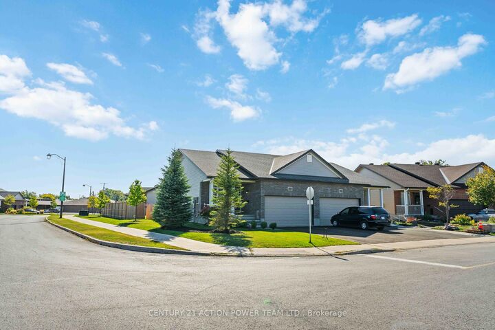 Property Photo:  222 Cedarstone Street  ON K0A 2Z0 