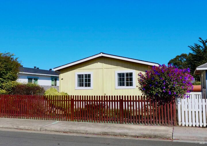 854 Woodward Street  Fort Bragg CA 95437 photo