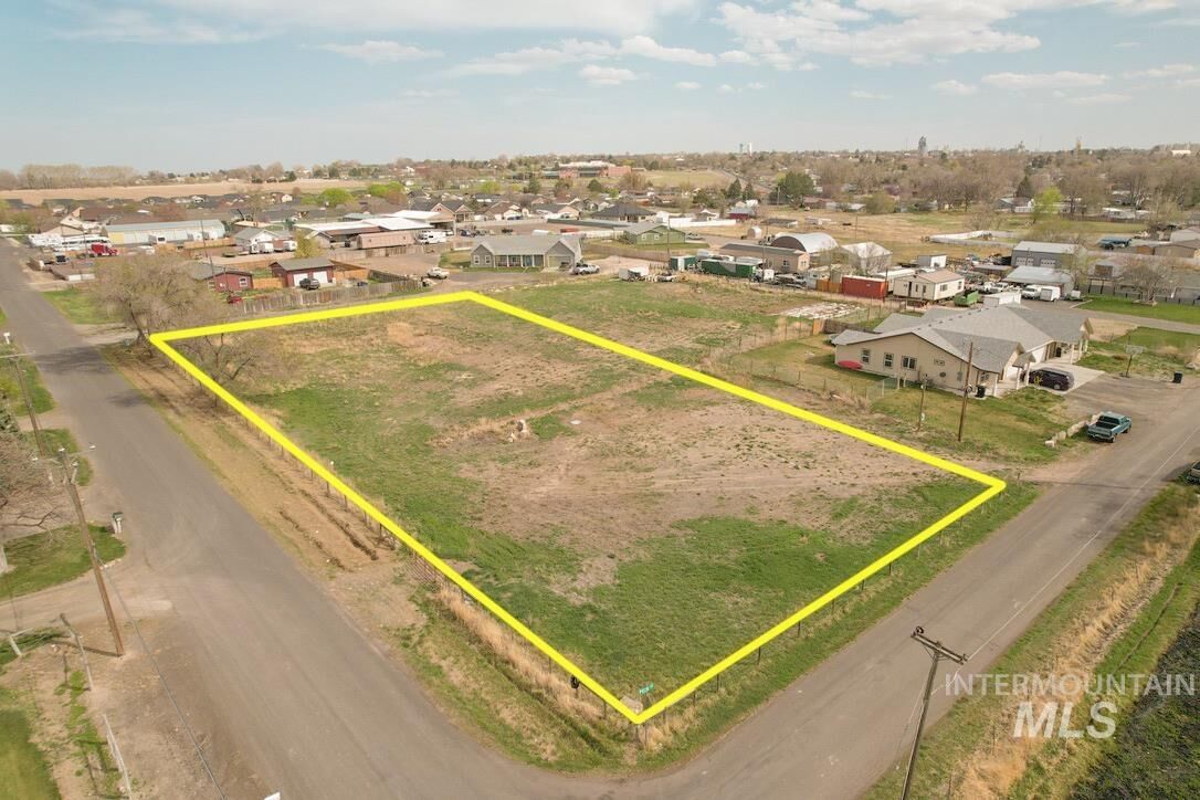 Property Photo:  4222 A Peck Street  ID 83316 