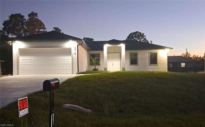 Property Photo:  2915 28th St SW  FL 33976 