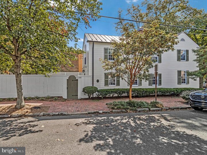 330 Wolfe Street  Alexandria VA 22314 photo