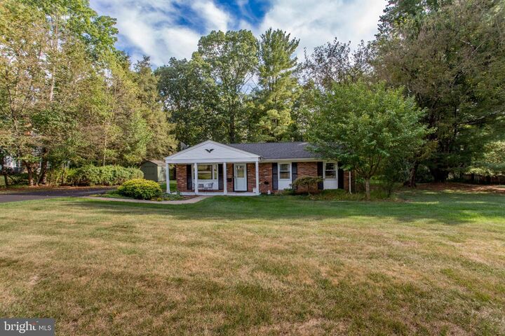 Property Photo:  5 Deer Path  NJ 08848 