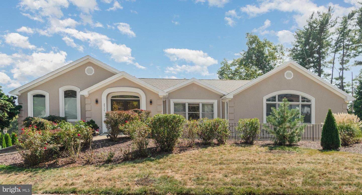 Property Photo:  2717 Laurel Street Street  PA 17055 