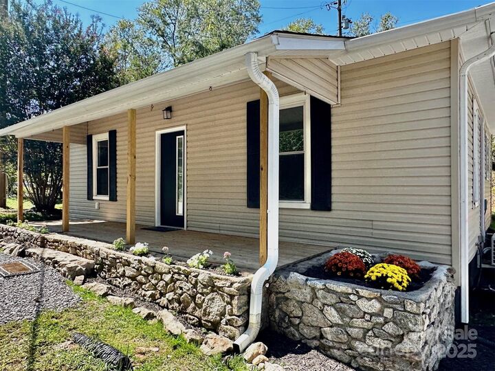 11 Martel Lane  Asheville NC 28804 photo