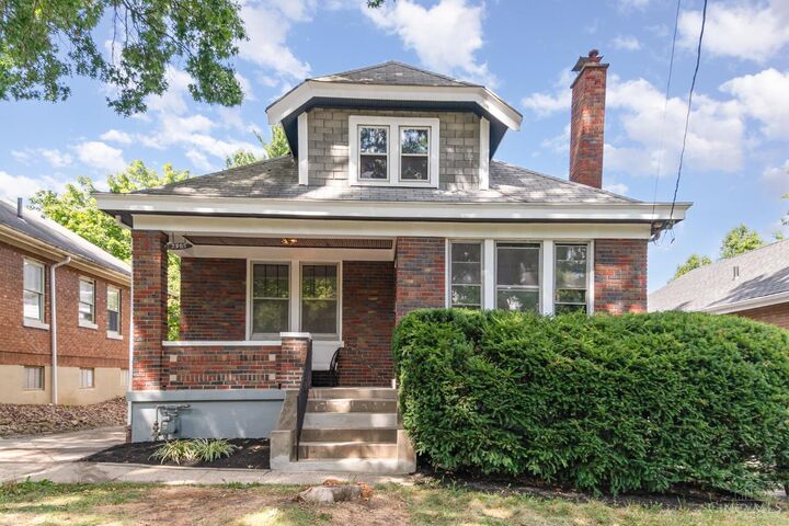 Property Photo: 2905 Daytona Avenue OH 45211