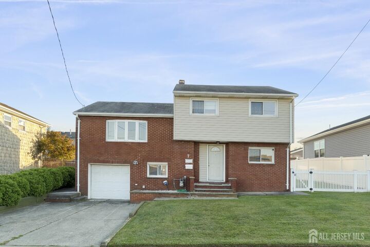 7 Sunnyside Drive  Carteret NJ 07008 photo