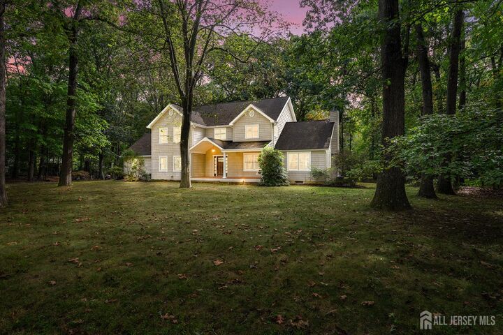 Property Photo:  