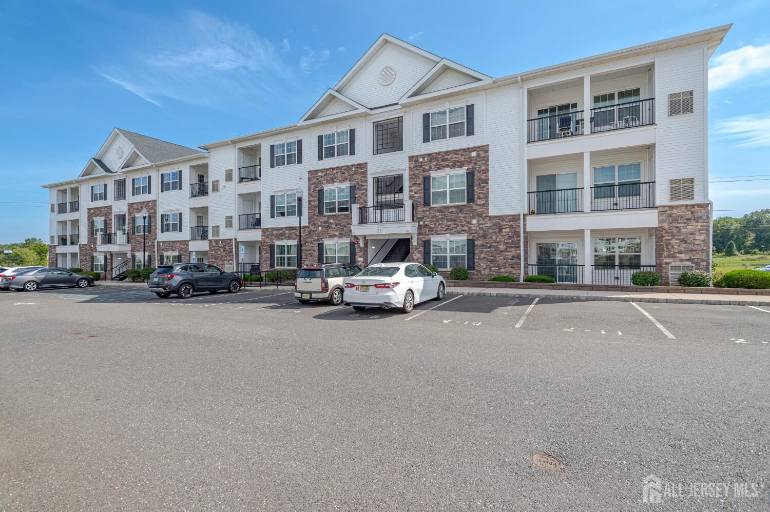 Property Photo:  538 Tavern Road  NJ 08831 