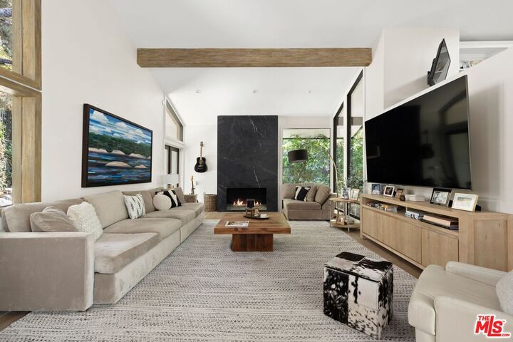 Property Photo:  16820 Oak View Dr  CA 91436 