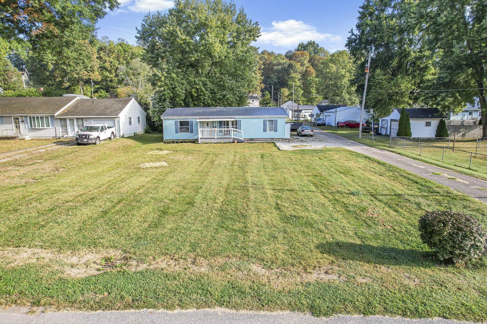 Property Photo:  512 Collins Street  OH 43107 