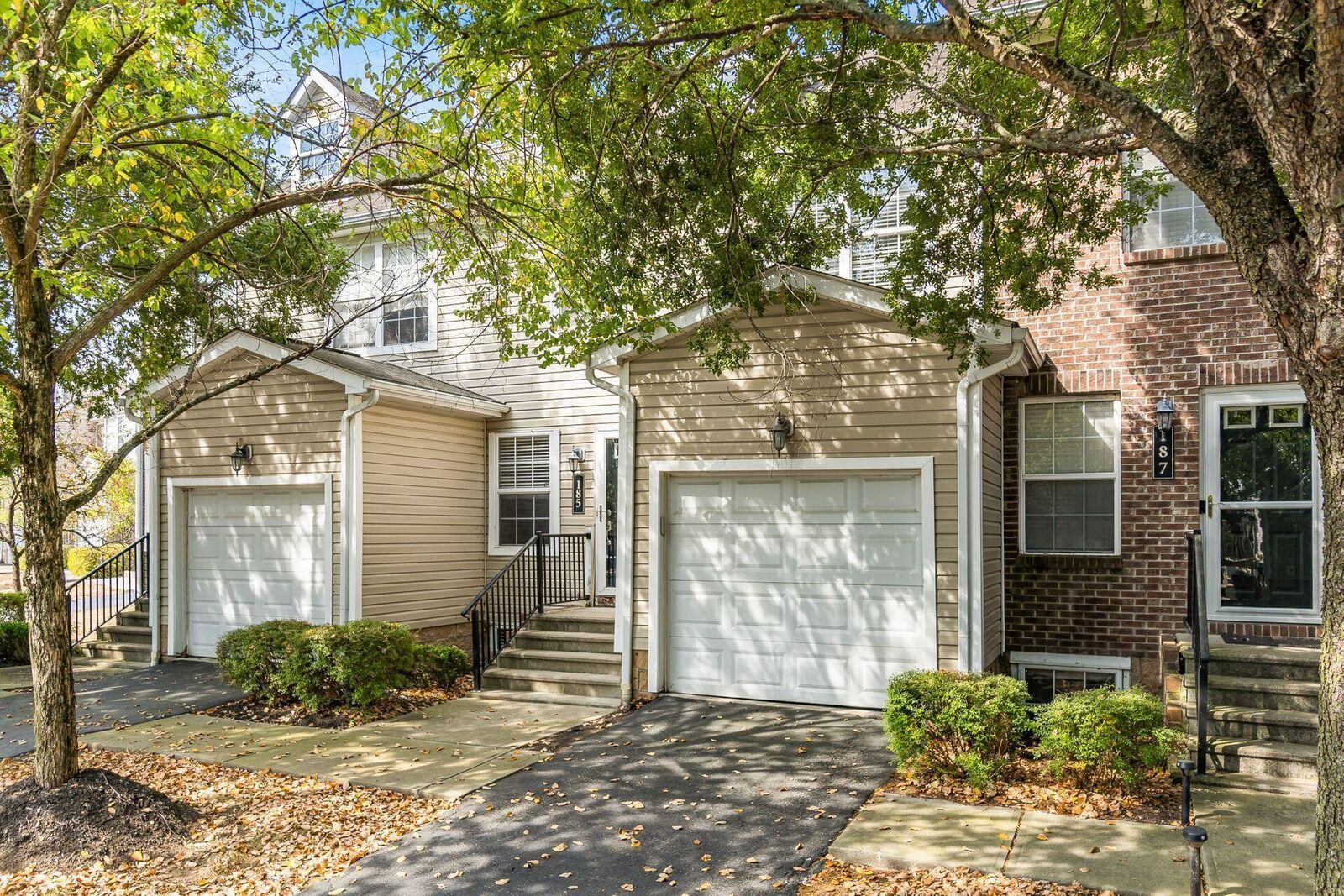 Property Photo:  185 Prairiecreek Way  OH 43213 