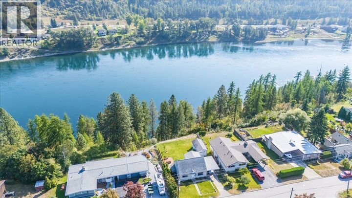 Property Photo:  3317 3rd Avenue  BC V1N 2R5 