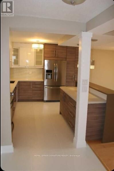 Photo de la propriété:  625 The West Mall 309  ON M9C 4W9 