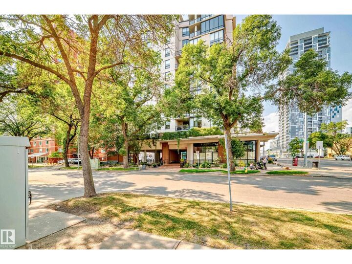 Photo de la propriété:  #404 10028 119 St NW  AB T5K 1Y8 