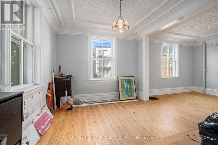 Property Photo:  309 Picton Avenue  ON K1Z 6V4 