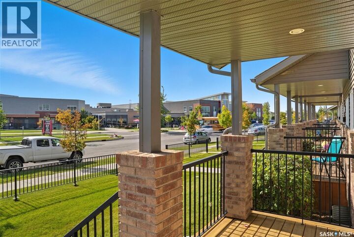 Property Photo:  806 Stensrud Road  SK S7W 0C9 