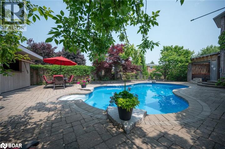 Photo de la propriété:  10 Gordon Court  ON L4N 7A4 