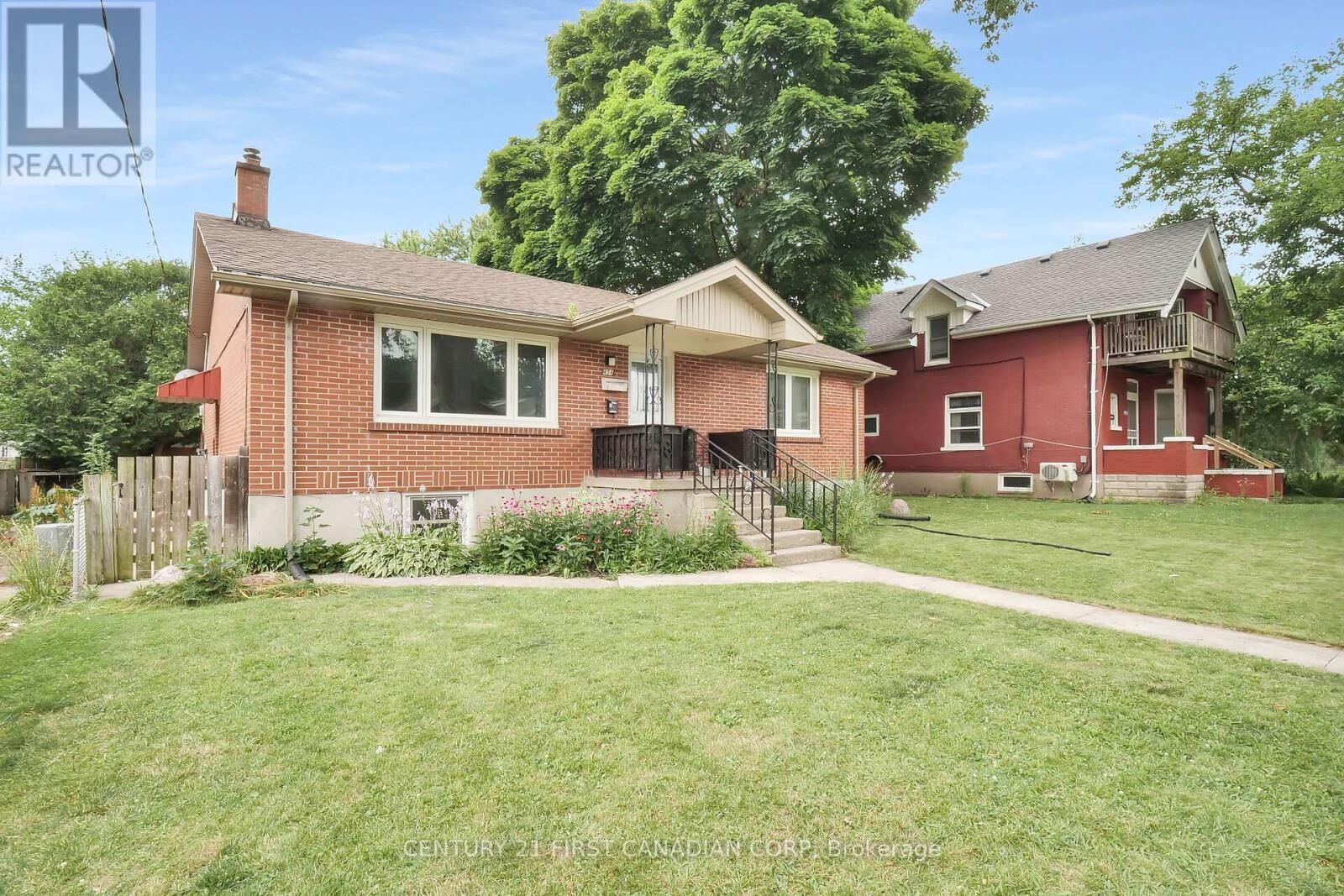 Property Photo: 454 Salisbury Street ON N5Y 3B2