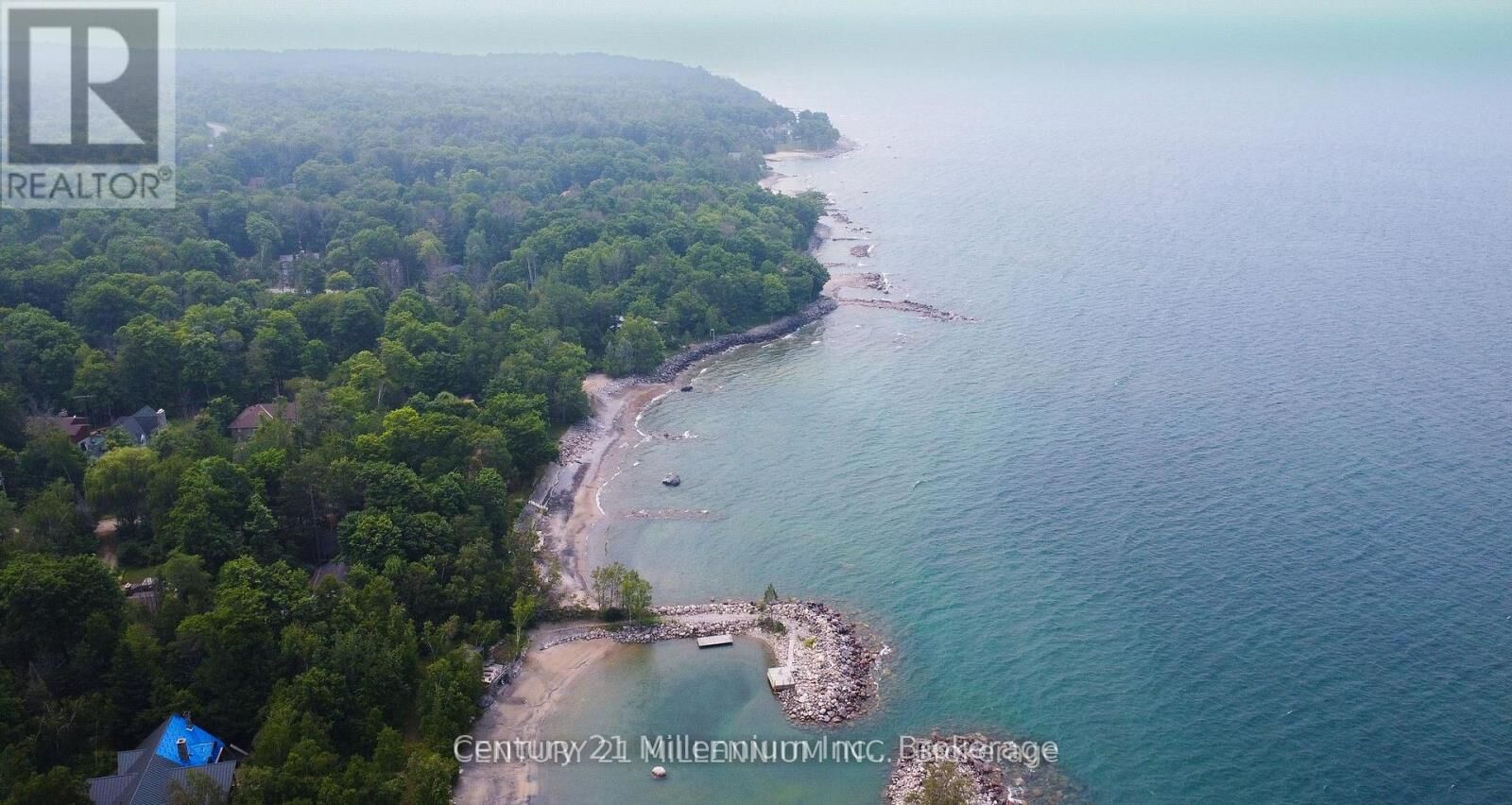 Photo de la propriété:  1963 Lot 52 Tiny Beaches Road North  ON L9M 0H8 