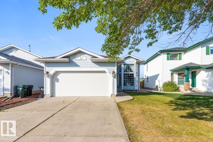 11 Daniels Way  Sherwood Park AB T8H 1W9 photo