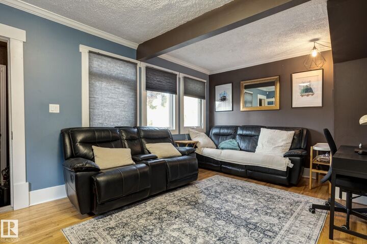Property Photo:  9813 76 Avenue NW  AB T6E 1K6 