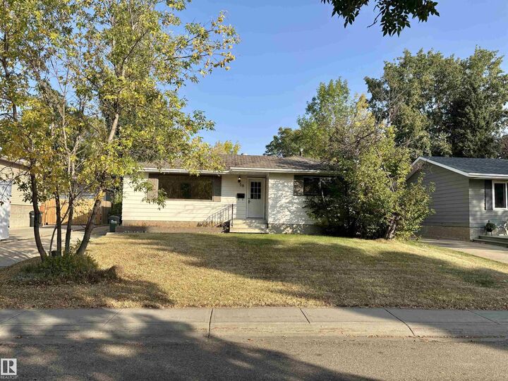 58 Menlo Crescent  Sherwood Park AB T8A 0R9 photo