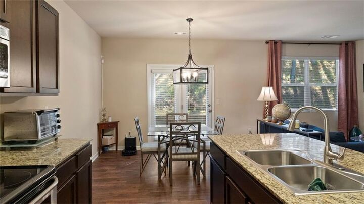 Property Photo: 816 Lake Chase GA 30213