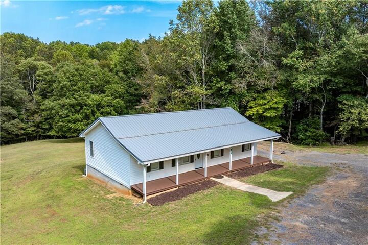 Property Photo: 828 Rocky Ridge Road GA 30143