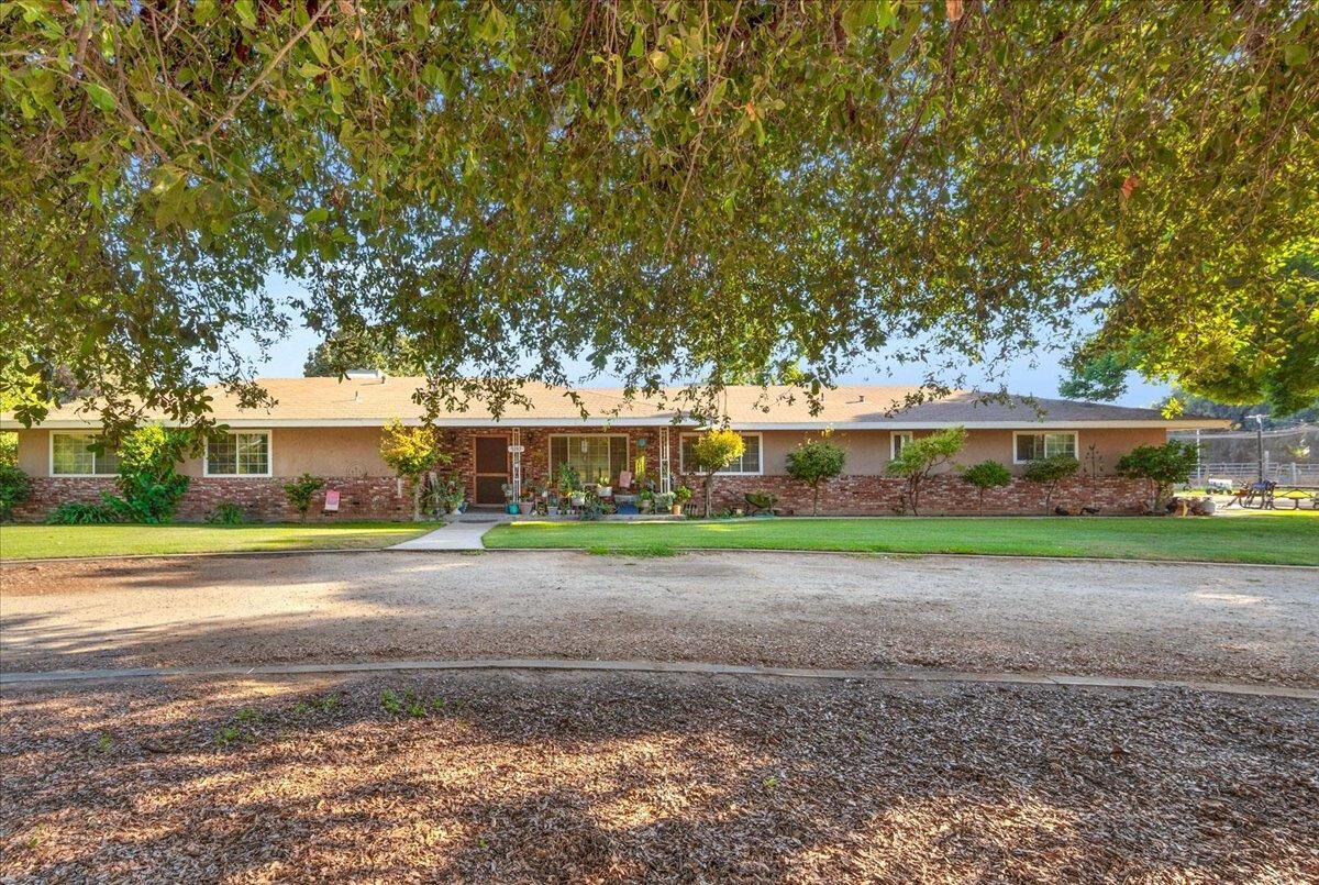 Property Photo:  9283 E Clinton Avenue  CA 93737 