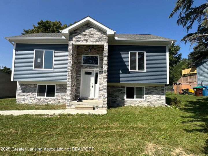 310 Colebrook Drive  Clinton MI 49236 photo