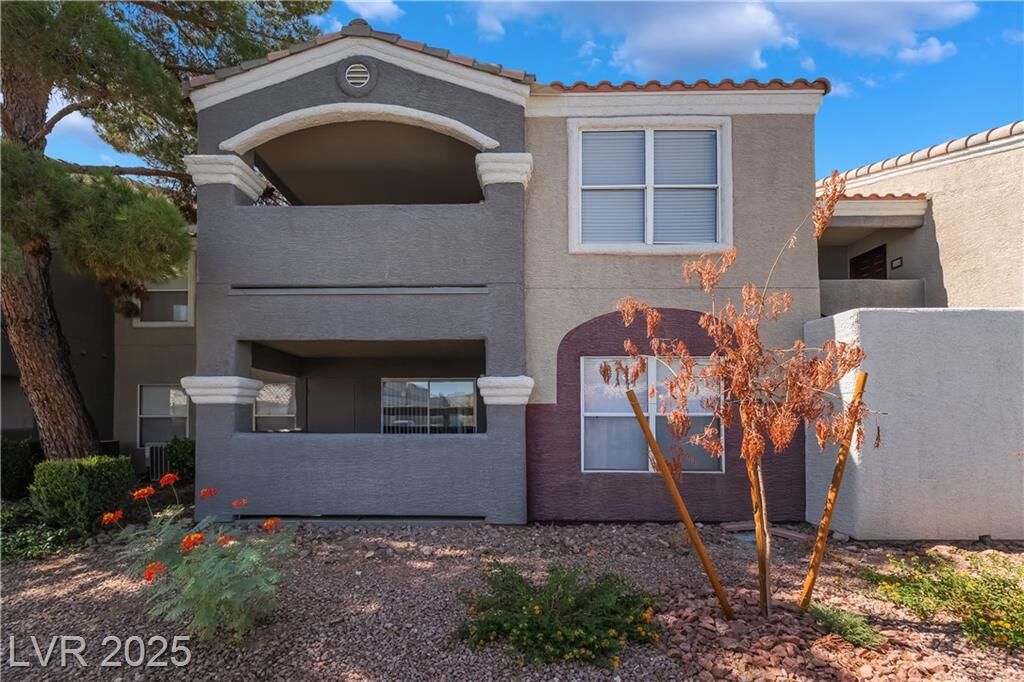 Property Photo: 5055 West Hacienda Avenue 2127 NV 89118