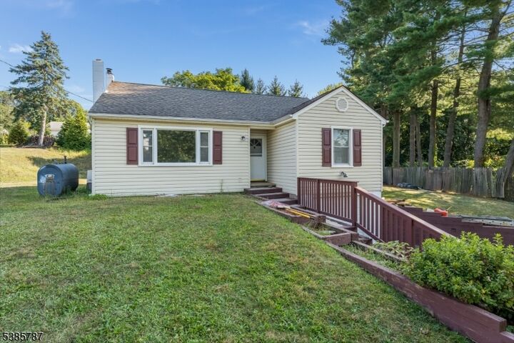 Property Photo:  4 Lingert Avenue  NJ 08809 