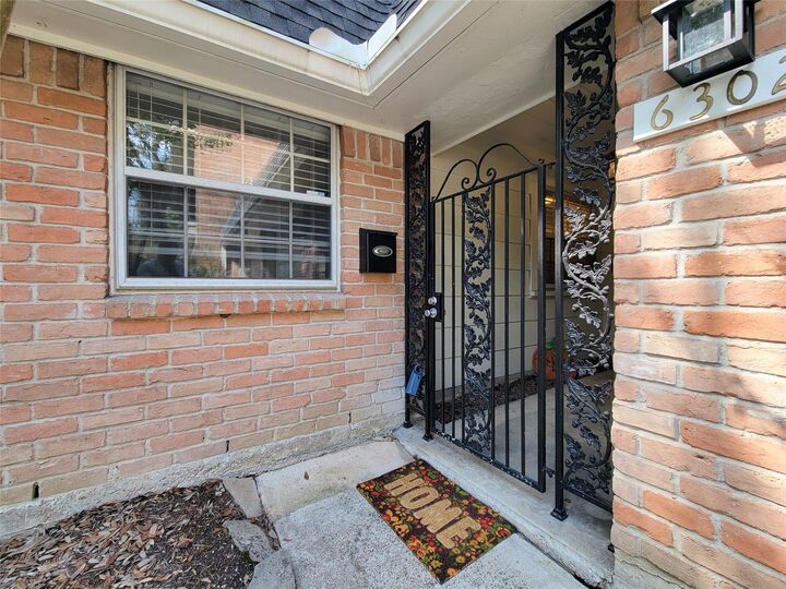 Property Photo:  6302 1st Street  TX 77401 